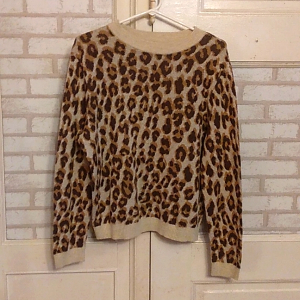 A new day women's leopard 🐆 print sweater size Medium (J5)